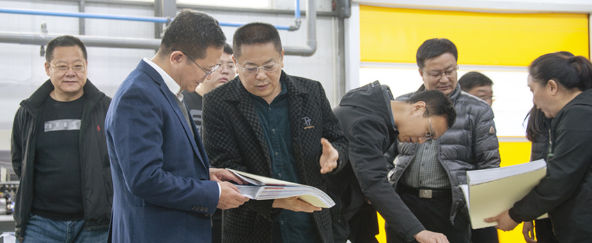 侯景濱走訪印刷、影像市場(chǎng)